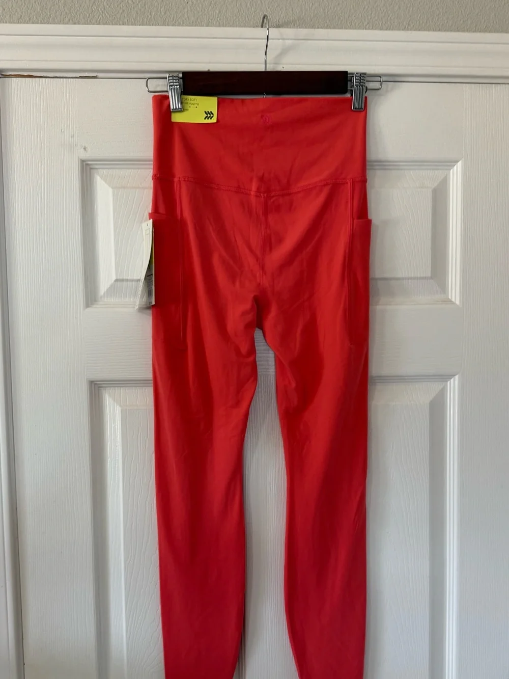 NWT All in Motion High-Waist Performance Leggings in Coral- Small